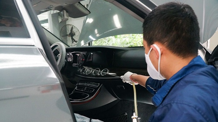 Những phương pháp vệ sinh điều hòa ô tô phổ biến